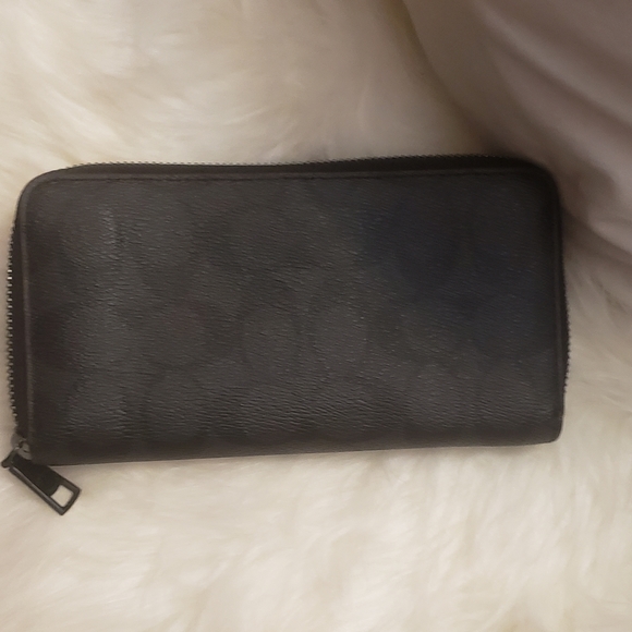 Coach Wallet - Picture 6 of 6